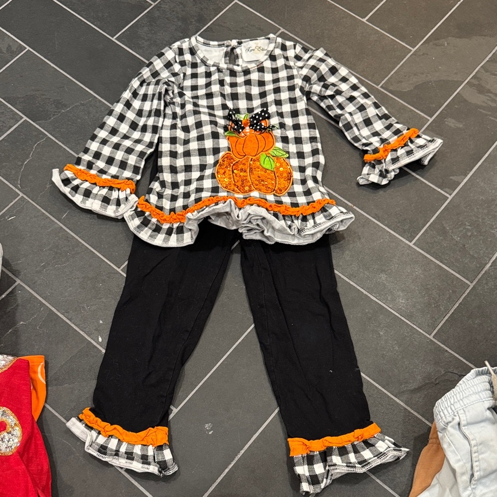Rare Editions Black and White Checkered Pumpkin Set